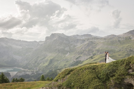 Mariage de Marie et Bertrand au Chetzeron à Crans Montana en Suisse - Photographe Julie Rheme