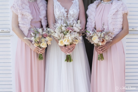 Mariage_Wedding_Bridsmaid_bouquet_Bonmont_Chateau_Golf_Suisse_Photographe_Destination_Luxury_FineArt_JulieRheme